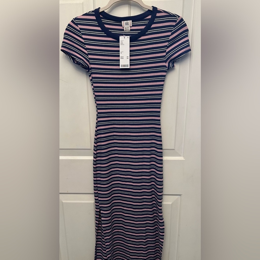 NWT BDG (UO) Maxi t-shirt dress. Pink/navy stripes.Cap sleeve/side slits Size XS